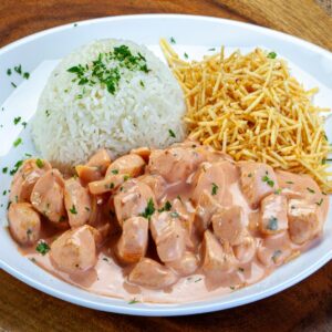 Almoço: Strogonoff de Frango